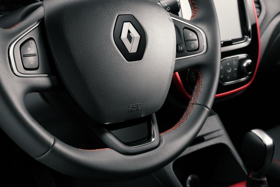 Детали интерьера Renault Kaptur Play 2018 года  (фото 7 из 20)
